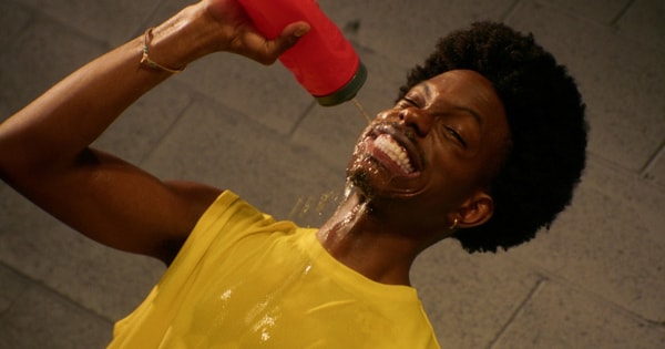 Éconofitness sourit avec Louis Grenier aux