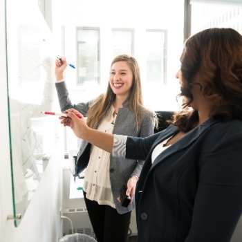 Astuces pour favoriser un environnement de travail positif Astuces pour favoriser un environnement de travail positif